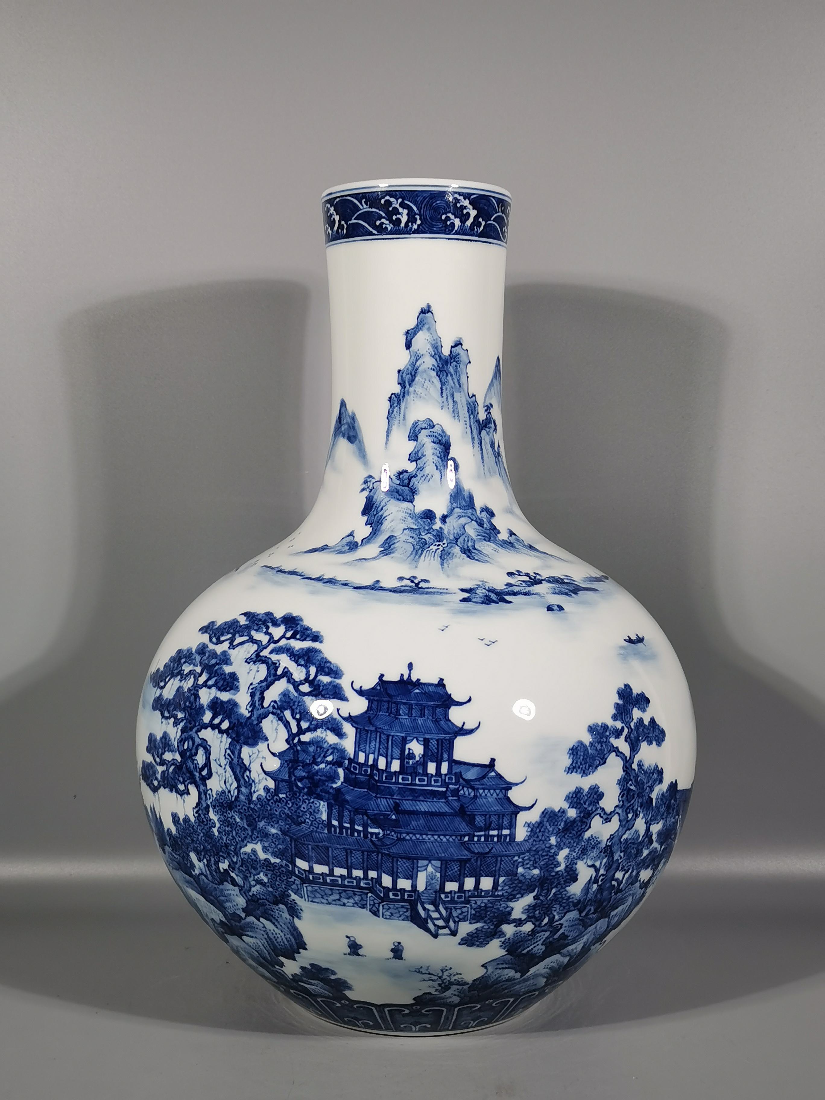 限量版清代青花瓷花瓶